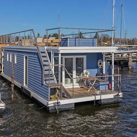 Botel Snowbird